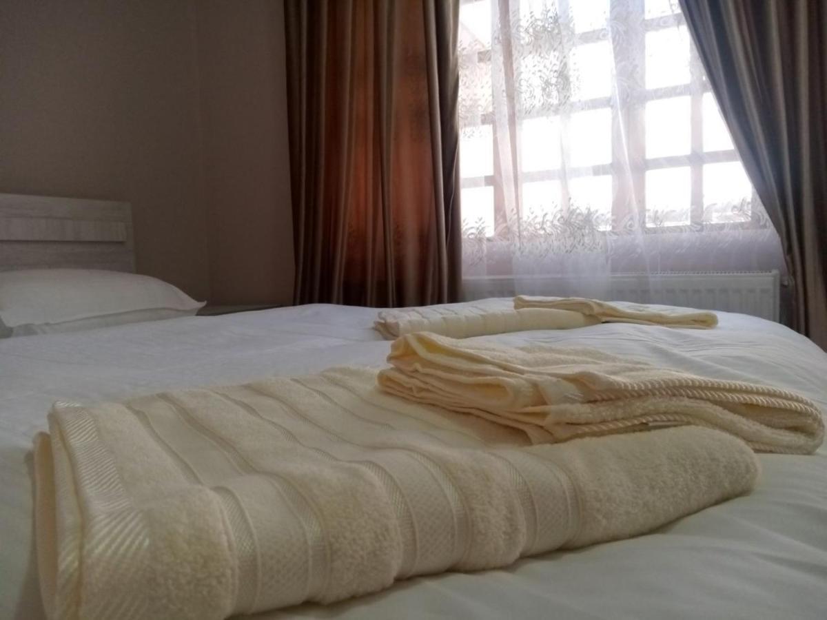 סמרקנד Istirohat Guest House מראה חיצוני תמונה