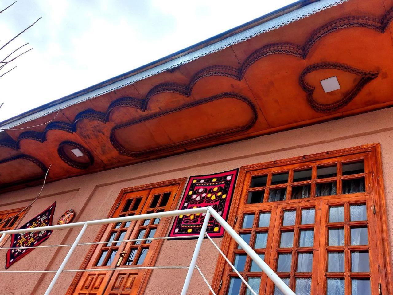 סמרקנד Istirohat Guest House מראה חיצוני תמונה