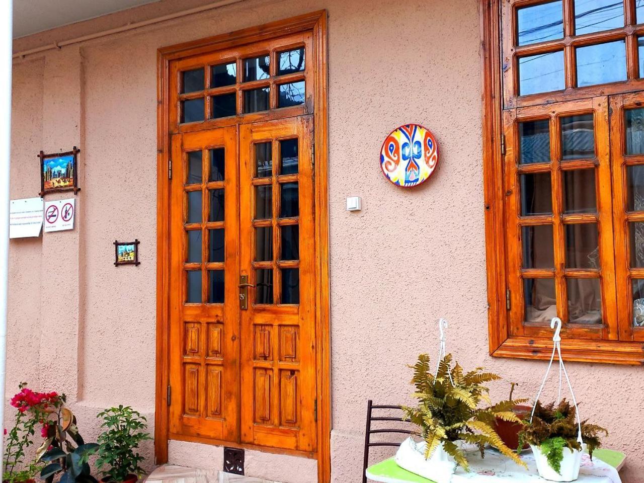 סמרקנד Istirohat Guest House מראה חיצוני תמונה